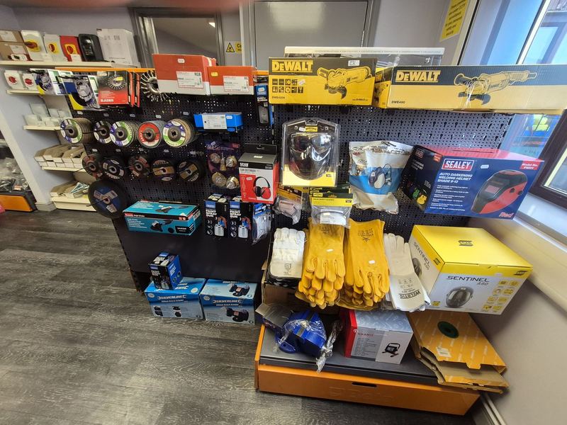 Mages Group parts counter and tool displays, photo 7 of 10