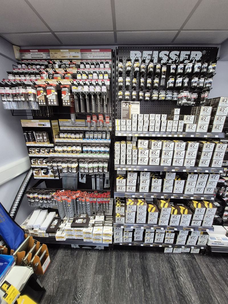 Mages Group parts counter and tool displays, photo 8 of 10